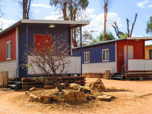 Longreach Tourist Park Deluxe cabin for couples